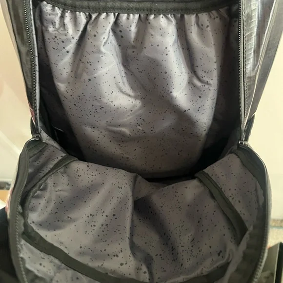 Calpak Glossy Black Men's Backpack.
Used 2X, in great condition - Picture 4 of 5